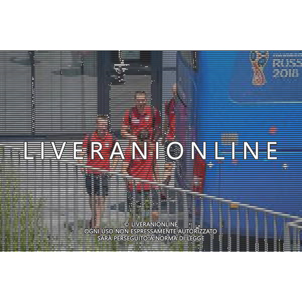 WYJAZD KADY Z NA MECZ Z JAPONIA N/Z MUNDIAL 2018 27.06.2018 TOBIASZ/NEWSPIX WOJCIECH SZCZESNY RAFAL KURZAWA ARTUR JEDRZEJCZYK JACEK GORALSKI I GRZEGORZ KRYCHOWIAK --- Newspix.pl Polish footballers are leaving for a match with Japan in Volgograd / AGENZIA ALDO LIVERANI SAS - ITALY ONLY EDITORIAL USE ONLY / AGENZIA ALDO LIVERANI SAS - ITALY ONLY EDITORIAL USE ONLY - I calciatori della nazionale della Polonia lasciano Sochi per la partita di domani contro il Giappone a Volgograd - Mondiali Russia 27.06.2018