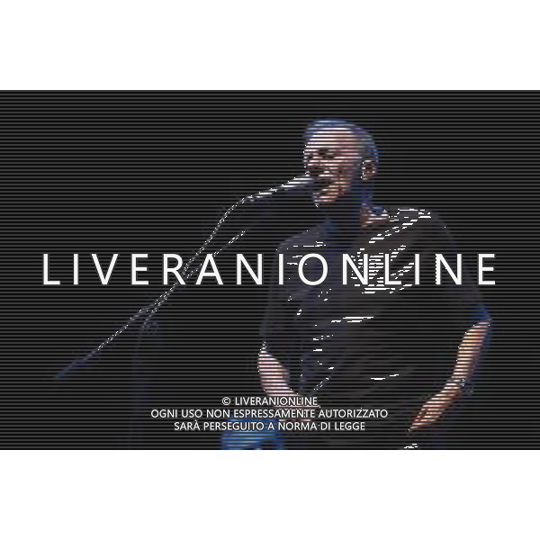 Rimini Beat Village - Roberto Vecchioni in concerto La Vita che si Ama tour 29/06/2018 nella foto: Roberto Vecchioni ©Claudio Zamagni/Agenzia Aldo Liverani