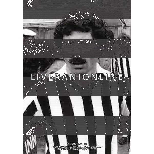 RETROSPETTIVA GIANFRANCO BELLOTTO CALCIATORE E ALLENATORE NELLA FOTO GIANFRANCO BELLOTTO CON LA MAGLIA DELL\'ASCOLI AG ALDO LIVERANI SAS