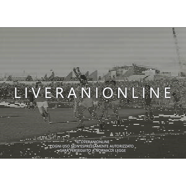 17-11-1979 UDINE AMICHEVOLE ITALIA SVIZZERA 2-0 NELLA FOTO ABBRACCI GIOCATORI ITALIA DOPO IL GOAL AG ALDO LIVERANI SAS