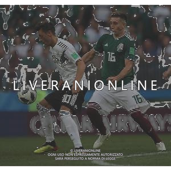 FIFA World Cup Russia 2018 Match No. 011, 2018-06-17 Germany vs Mexico Luzhniki Stadium PILKA NOZNA MISTRZOSTWA SWIATA W PILCE NOZNEJ MUNDIAL ROSJA 2018 NIEMCY - MEKSYK FOT. JOHN BOTOS PROJECT PLUS/NEWSPIX.PL --- Newspix.pl Mesut OZIL (GER) & Hector HERRERA (MEX)