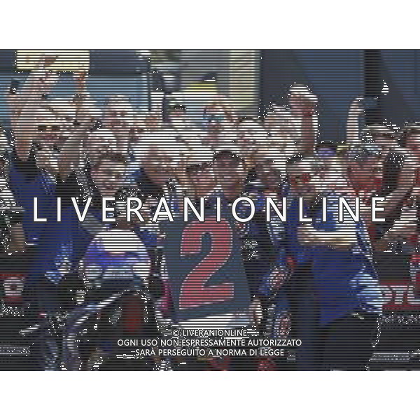 FIM World Superbike Championship Pirelli Riviera di Rimini Round Misano World Circuit Marco Simoncelli Gara 2 08/07/2018 nella foto: Michael Van Der Mark (Yamaha YZF R1) con il suo team ©Claudio Zamagni/Agenzia Aldo Liverani Michael Van Der Mark (Yamaha YZF R1) with his team after Race 2 FIM World Superbike Championship Pirelli Riviera di Rimini Round at Misano World Circuit Marco Simoncelli 08 July 2018 Photo Credit: Claudio Zamagni/Aldo Liverani Photo Agency