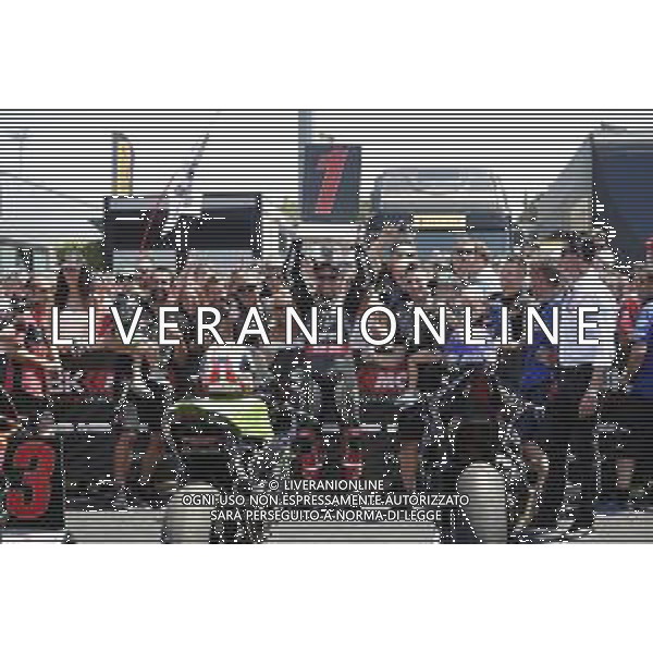 FIM World Superbike Championship Pirelli Riviera di Rimini Round Misano World Circuit Marco Simoncelli Gara 2 08/07/2018 nella foto: Jonathan Rea (Kawasaki ZX-10RR) ©Claudio Zamagni/Agenzia Aldo Liverani Jonathan Rea (Kawasaki ZX-10RR) with his team after Race 2 FIM World Superbike Championship Pirelli Riviera di Rimini Round at Misano World Circuit Marco Simoncelli 08 July 2018 Photo Credit: Claudio Zamagni/Aldo Liverani Photo Agency