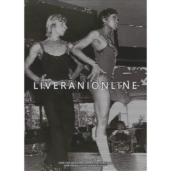 RETROSPETTIVA LOLA FALANA -Lola Falana, pseudonimo di Loletha Elaine Falana, è una conduttrice televisiva, showgirl, attrice, cantante NELLA FOTO LOLA FALANA CON IL BALLERINO ENZO PAOLO TURCHI AG ALDO LIVERANI SAS