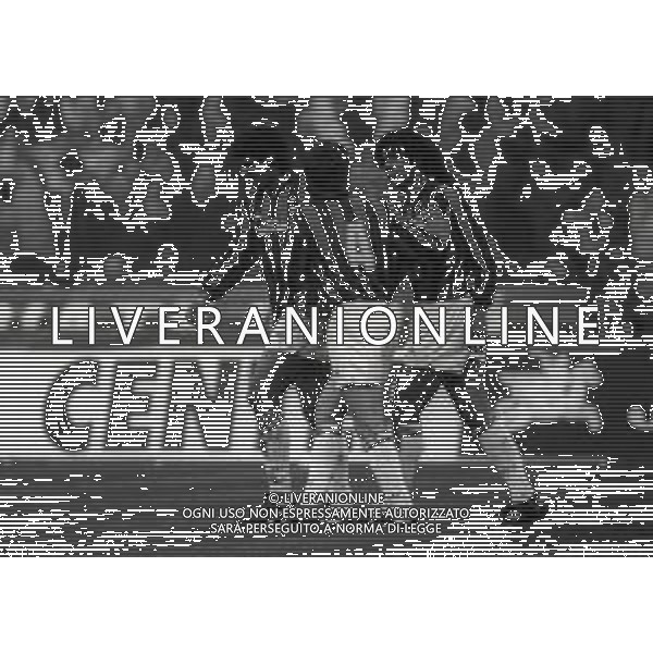 06-03-1991 MILANO- COPPA DEI CAMPIONI MILAN MARSIGLIA 1-1 NELLA FOTO ABBRACCI GIOCATORI MILAN AG ALDO LIVERANI SAS
