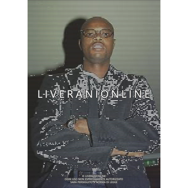 02-11-1998 milano phil masinga nuovo acquisto bari calcio ag aldo liverani sas