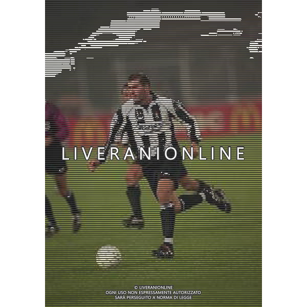 05-11-1997-TORINO CHAMPIONS LEAGUE TORINO KOSICE 3-2 NELLA FOTO ZINEDINE ZIDANE AG ALDO LIVERANI SAS