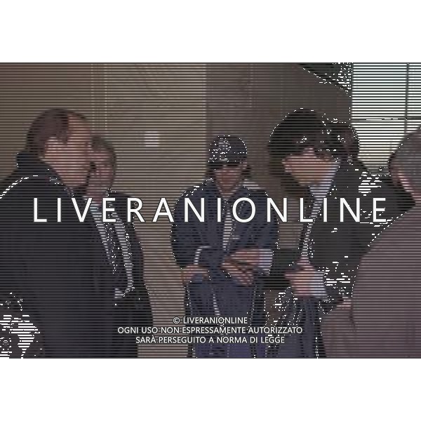 21-11-1998- AEROPORTO MALPENSA PRTENZA DI ALESSANDRO DEL PIERO PER L\'AMERICA DOPO L\'INFORTUNIO NELLA FOTO ALESSANDRO DEL PIERO E CLAUDIO PASQUALIN AG ALDO LIVERANI SAS