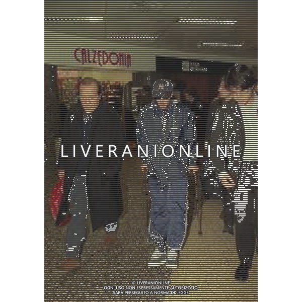 21-11-1998- AEROPORTO MALPENSA PRTENZA DI ALESSANDRO DEL PIERO PER L\'AMERICA DOPO L\'INFORTUNIO NELLA FOTO ALESSANDRO DEL PIERO E CLAUDIO PASQUALIN AG ALDO LIVERANI SAS 