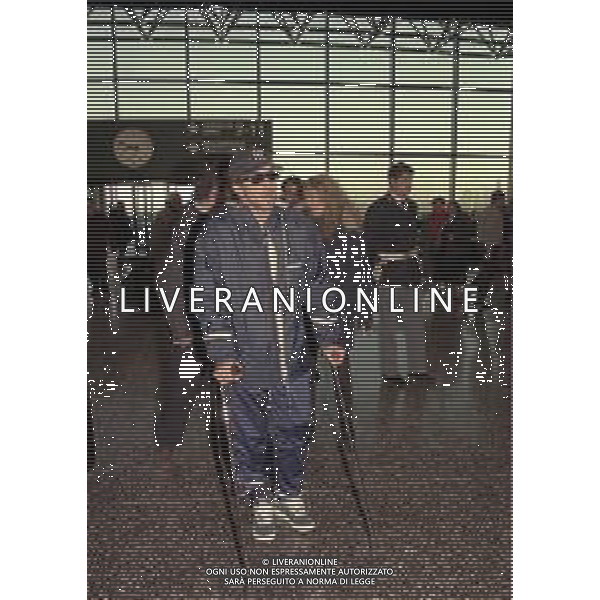 21-11-1998- AEROPORTO MALPENSA PRTENZA DI ALESSANDRO DEL PIERO PER L\'AMERICA DOPO L\'INFORTUNIO NELLA FOTO ALESSANDRO DEL PIERO AG ALDO LIVERANI SAS