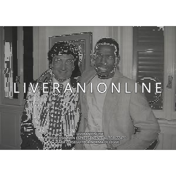1996 MILANO STUDIO AVVOCATO LEANDRO CANTAMESSA ACCORDO DEL PASSAGGIO DI FAUSTO ASPRILLA DAL PARMA AL NEWCASTLE NELLA FOTO GUSTAVO MASCARDI E FAUSTO ASPRILLA AG ALDO LIVERANI SAS