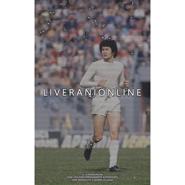 RETROSPETTIVA MORENO ROGGI CALCIATORE E DIRIGENTE SPORTIVO NELLA FOTO MORENO ROGGI CON LA MAGLIA DELLA FIORENTINA AG ALDO LIVERANI SAS