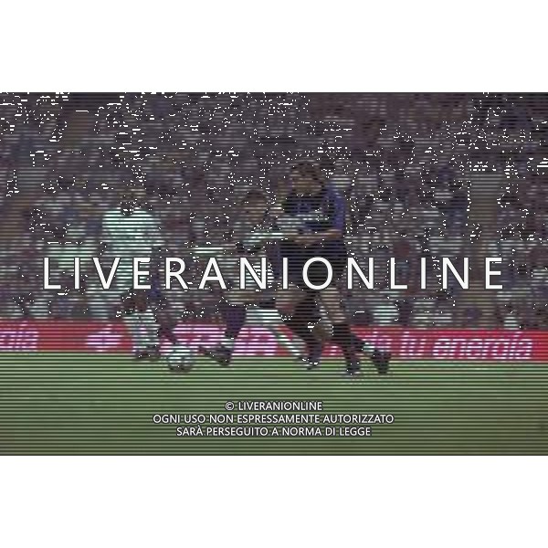 REAL MADRID - INTER TROFEO BERNABEU MADRID 14/08/2001 NELLA FOTO CHRISTIAN VIERI E IKER CASILLAS ©BAGNAI / AGENZIA ALDO LIVERANI