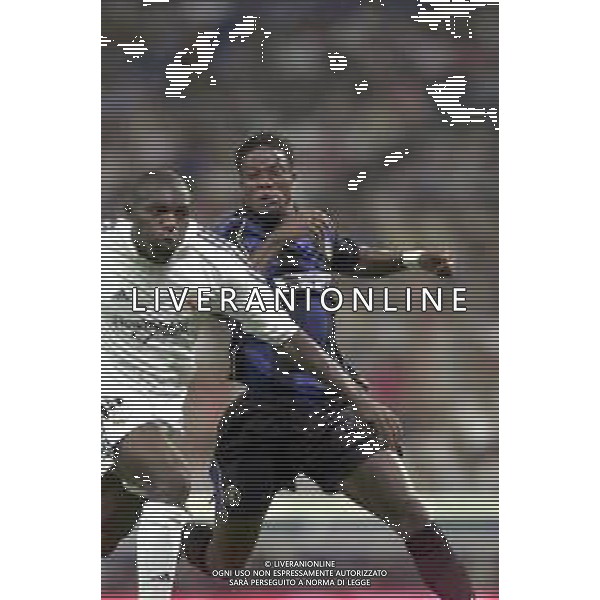 REAL MADRID - INTER TROFEO BERNABEU MADRID 14/08/2001 NELLA FOTO Mohamed Kallon e Geremi ©BAGNAI / AGENZIA ALDO LIVERANI