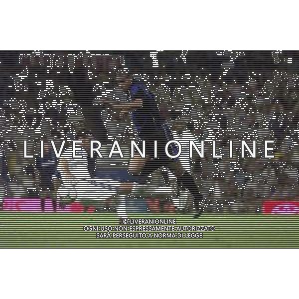 REAL MADRID - INTER TROFEO BERNABEU MADRID 14/08/2001 NELLA FOTO ADRIANO CON FERNANDO HIERRO ©BAGNAI / AGENZIA ALDO LIVERANI