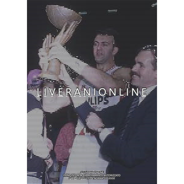 RETROSPETTIVA MARCO BALDI BASKET NELLA FOTO MARCO BALDI CON MIKE D\'ANTONI E LA COPPA KORAC AG ALDO LIVERANI SAS