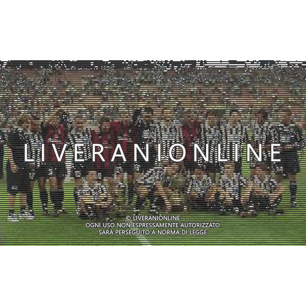 1999-2000 MILANO TROFEO LUIGI BERLUSCONI MILAN JUVENTUS NELLA FOTO LA FORMAZIONE DELLA JUVENTUS VINCE IL TROFEO LUIGI BERLUSCONI AG ALDO LIVERANI SAS