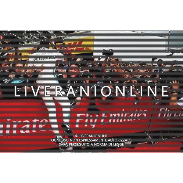 Race winner Lewis Hamilton (GBR) Mercedes AMG F1 celebrates with the team in parc ferme. 22.07.2018. Formula 1 World Championship, Rd 11, German Grand Prix, Hockenheim, Germany, Race Day. / AGENZIA ALDO LIVERANI SAS - ITALY ONLY EDITORIAL USE ONLY - F1 Gp Germania Gara 22.07.2018