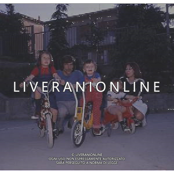 RETROSPETTIVA LAMBERTO BORANGA CALCIATORE NELLA FOTO LAMBERTO BORANGA CON LA FAMIGLIA AG ALDO LIVERANI SAS