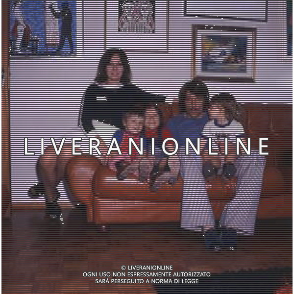 RETROSPETTIVA LAMBERTO BORANGA CALCIATORE NELLA FOTO LAMBERTO BORANGA CON LA FAMIGLIA AG ALDO LIVERANI SAS