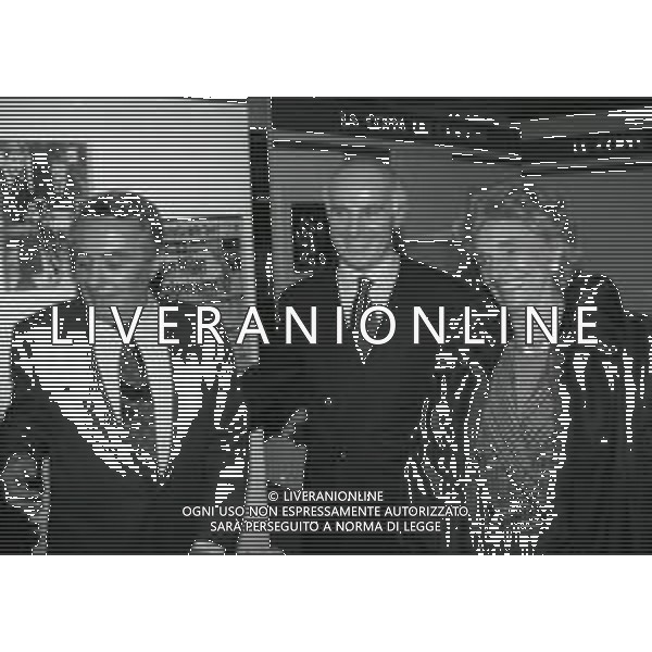 MILANO 1992 ARRIGO SACCHI AL NEGOZIO GOLD MARKET A MILANO CENTENARIO DELLA FEDERAZIONE ITALIANA GIOCO CALCIO NELLA FOTO CANDIDO CANNAVO\' RESY BONACOSSA E ARRIGO SACCHI AG ALDO LIVERANI SAS