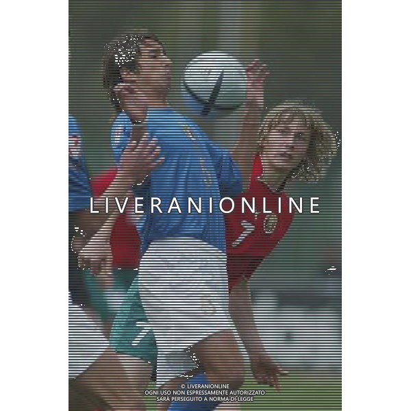 CAMPIONATO EUROPEO UNDER 17 ITALIA - BIELORUSSIA 05/05/2005 NELLA FOTO: DI GENNARO E SIVAKOU FOTO GIANNI NUCCI/AG. ALDO LIVERANI