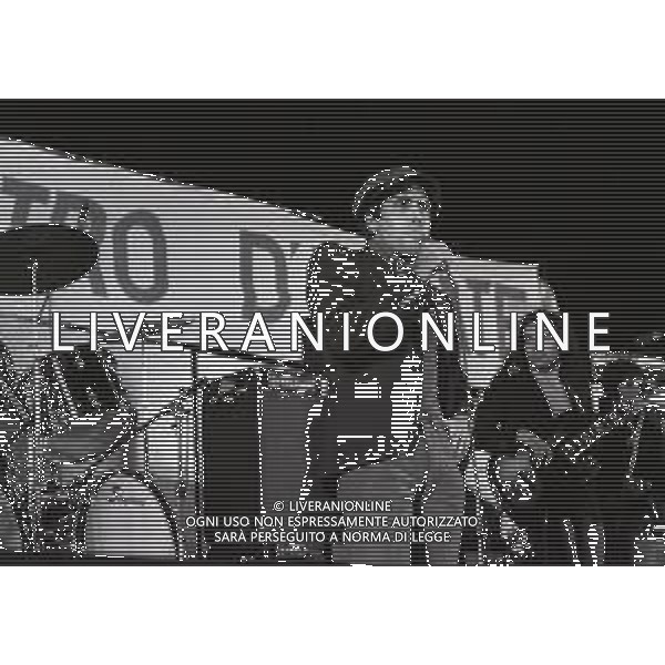 1971 TREISTE INCONTRO D\'ESTATE NELLA FOTO ADRIANO CELENTANO AG ALDO LIVERANI SAS