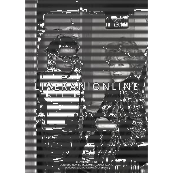RETROSPETTIVA - TAMARA BARONI e ARNALDO NINCHI in \' Le mani sporche \' Spettacolo Teatrale nel 1974 NELLA FOTO LAURETTA MASIERO AG ALDO LIVERANI SAS