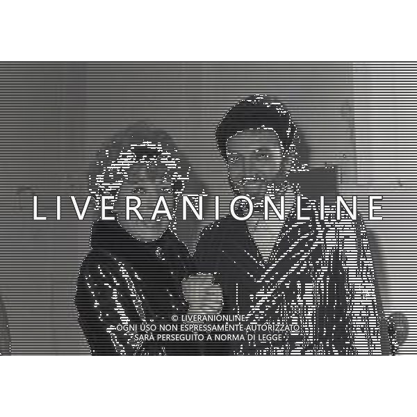 RETROSPETTIVA - TAMARA BARONI e ARNALDO NINCHI in \' Le mani sporche \' Spettacolo Teatrale nel 1974 NELLA FOTO ARNALDO NINCHI CON LAURETTA MASIERO AG ALDO LIVERANI SAS