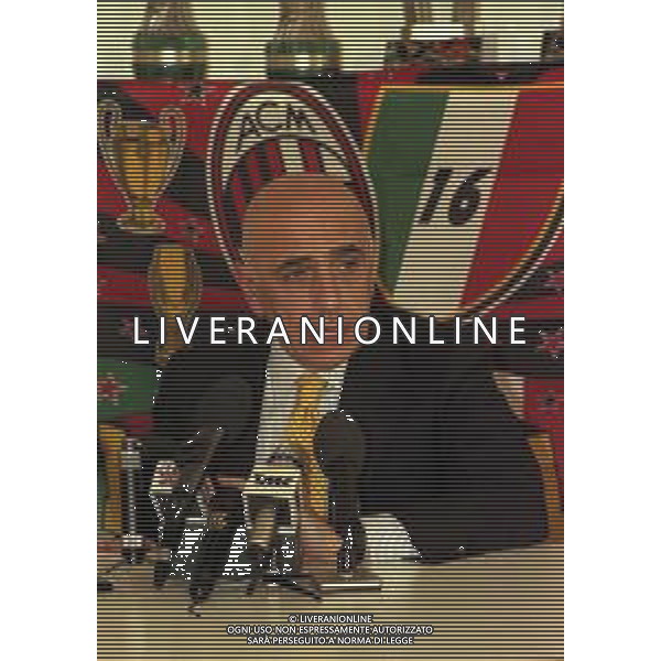 1999 MILANO CONFERENZA STAMPA ADRIANO GALLIANI AMMINISTRATORE DELEGATO AC MILAN DOPO LA CONQUISTA DEL 16 SCUDETTO DEL MILAN AG ALDO LIVERANI SAS