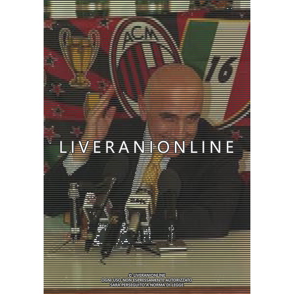 1999 MILANO CONFERENZA STAMPA ADRIANO GALLIANI AMMINISTRATORE DELEGATO AC MILAN DOPO LA CONQUISTA DEL 16 SCUDETTO DEL MILAN AG ALDO LIVERANI SAS