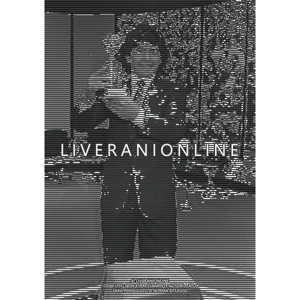 1985-1986 MILANO EUROCALCIO TRASMISSIONE CON OSPITE DIEGO MARADONA NELLA FOTO DIEGO MARADONA AG ALDO LIVERANI SAS