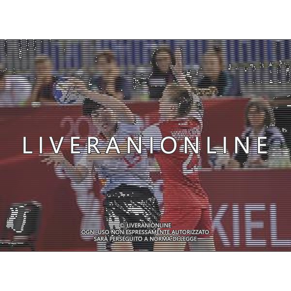 2018.08.09 Kielce Pilka reczna Mlodziezowe Mistrzostwa Swiata w Pilce Recznej Kobiet do lat 18 Chiny - Rosja N/z Mengxue Zhou, Mikhaylichenko Elena Foto Rafal Rusek / PressFocus/NEWSPIX.PL 2018.08.09 Kielce Handball IHF Youth U18 Womens World Championship 2018 China - Russia Mengxue Zhou, Mikhaylichenko Elena Credit: Rafal Rusek / PressFocus --- Newspix.pl AG ALDO LIVERANI SAS