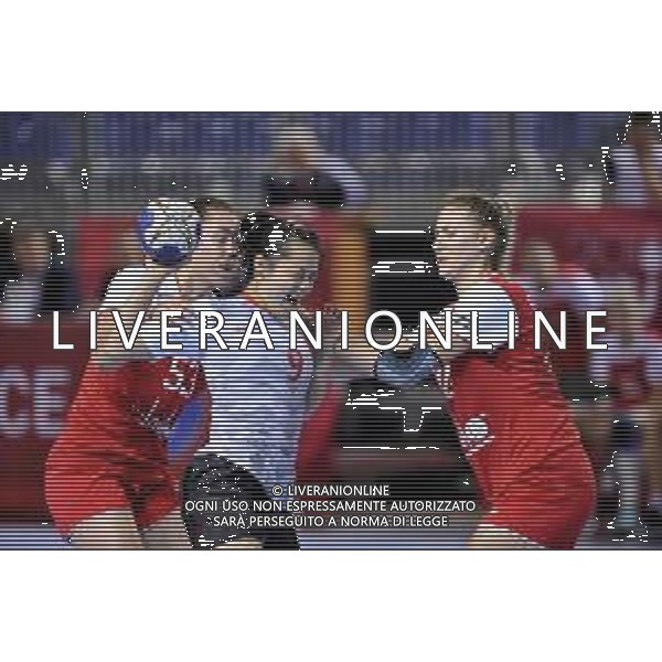 2018.08.09 Kielce Pilka reczna Mlodziezowe Mistrzostwa Swiata w Pilce Recznej Kobiet do lat 18 Chiny - Rosja N/z Turusina Viktoriia, Suqi Lian, Foto Rafal Rusek / PressFocus/NEWSPIX.PL 2018.08.09 Kielce Handball IHF Youth U18 Womens World Championship 2018 China - Russia Turusina Viktoriia, Suqi Lian, Credit: Rafal Rusek / PressFocus --- Newspix.pl AG ALDO LIVERANI SAS