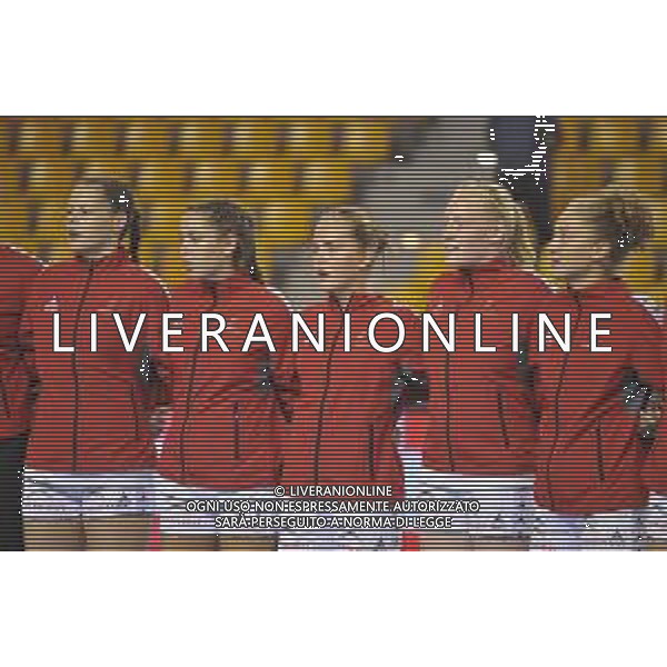 2018.08.09 Kielce Pilka reczna Mlodziezowe Mistrzostwa Swiata w Pilce Recznej Kobiet do lat 18 Austria - Rumunia N/z Austria hymn grupowe Foto Lukasz Sobala / Press Focus/NEWSPIX.PL 2018.08.09 Kielce Handball IHF Youth U18 Womens World Championship 2018 Austria - Romania Austria hymn grupowe Credit: Lukasz Sobala / Press Focus --- Newspix.pl AG ALDO LIVERANI SAS