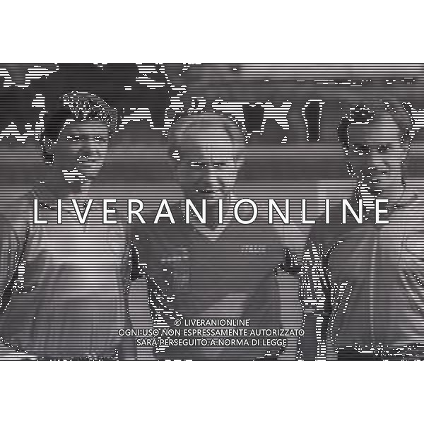 1987 -1988 MILANELLO ALLENAMENTO NAZIONALE ITALIANA NELLA FOTO ALESSANDRO ALTOBELLI CON AZEGLIO VICINI E ANTONIO CABRINI AG ALDO LIVERANI SAS