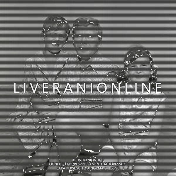 1969 CESENATICO RETROSPETTIVA HELMUT HALLER CALCIATORE NELLA FOTO HELMUT HALLER IN VACANZA A CESENATICO CON LA FAMIGLIA AG ALDO LIVERANI SAS