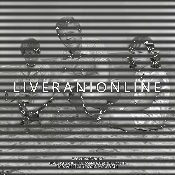 1969 CESENATICO RETROSPETTIVA HELMUT HALLER CALCIATORE NELLA FOTO HELMUT HALLER IN VACANZA A CESENATICO CON LA FAMIGLIA AG ALDO LIVERANI SAS