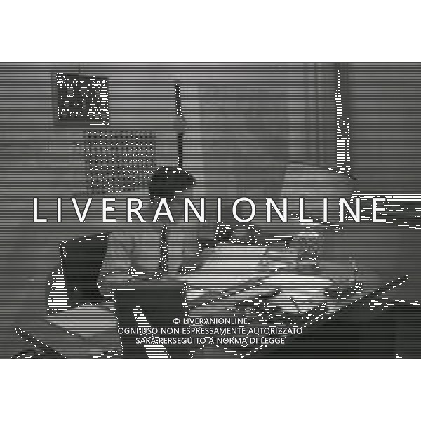 1970 ROMA-RETROSPETTIVA HELENIO HERRERA ALLENATORE NELLA FOTO HELENIO HERRERA NELLA SUA CASA DI ROMA AG ALDO LIVERANI SAS