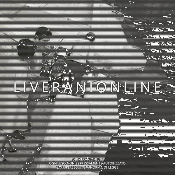1970 RETROSPETTIVA HELENIO HERRERA ALLENATORE NELLA FOTO HELENIO HERRERA CON LA MOGLIE SUL LAGO DI COMO AG ALDO LIVERANI SAS
