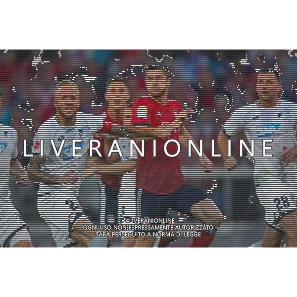 24.08.2018 MONACHIUM, PILKA NOZNA (FOOTBALL), BUNDESLIGA SEZON 2018/2019 MECZ FC BAYERN MONACHIUM - TSG 1899 HOFFENHEIM (FC BAYERN MUNICH - TSG HOFFENHEIM) NZ ROBERT LEWANDOWSKI KEVIN VOGT FOTO LUKASZ SKWIOT/CYFRASPORT / NEWSPIX.PL --- Newspix.pl AG ALDO LIVERANI SAS