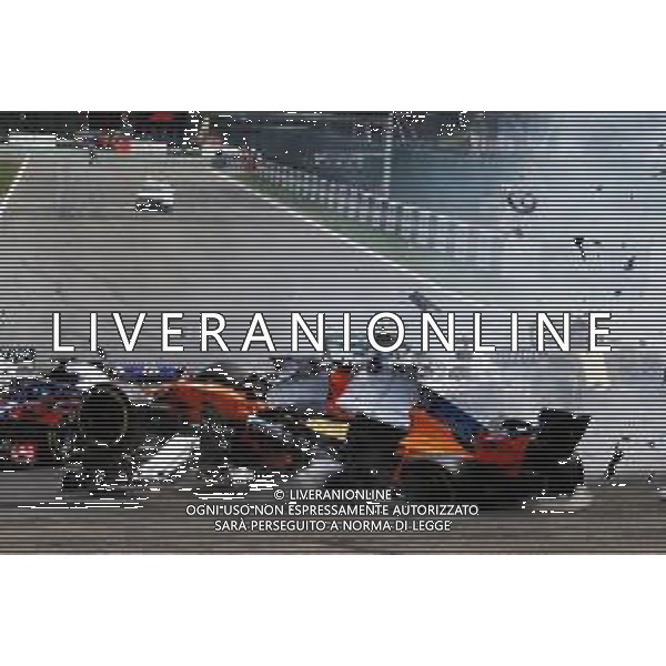 Fernando Alonso (ESP) McLaren MCL33 crashes at the start of the race. 26.08.2018. Formula 1 World Championship, Rd 13, Belgian Grand Prix, Spa Francorchamps, Belgium, Race Day. / AGENZIA ALDO LIVERANI SAS - ITALY ONLY EDITORIAL USE ONLY - Gp Belgio, Spa Francorchamps, Gara 26.08.2018.