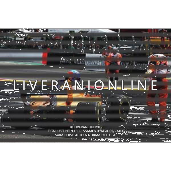 Fernando Alonso (ESP) McLaren MCL33 crashed at the start of the race. 26.08.2018. Formula 1 World Championship, Rd 13, Belgian Grand Prix, Spa Francorchamps, Belgium, Race Day. / AGENZIA ALDO LIVERANI SAS - ITALY ONLY EDITORIAL USE ONLY - Gp Belgio, Spa Francorchamps, Gara 26.08.2018.