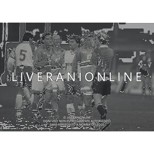 02-03-1995 GENOVA COPPA DELLE COPPE SAMPDORIA PORTO 0-1 NELLA FOTO ROBERTO MANCINI DISCUTE CON L\'ARBITRO ELLERAY AG ALDO LIVERANI SAS