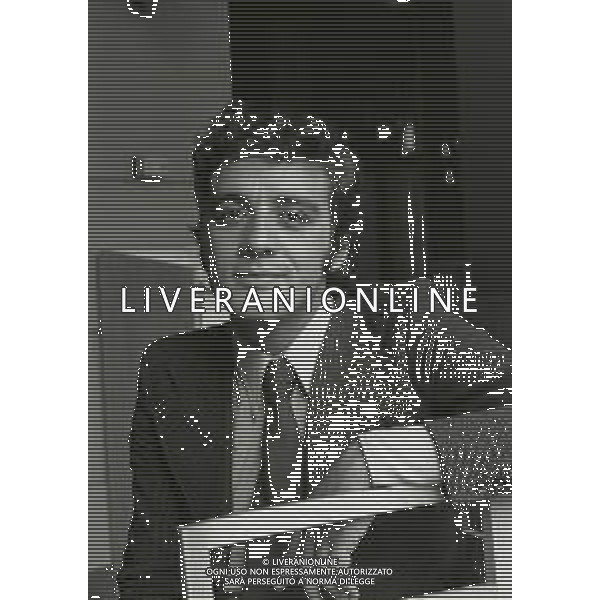 1971 SAINT VINCENT UN DISCO PER L\'ESTATE VINTO DA MINO REITANO NELLA FOTO MINO REITANO AG ALDO LIVERANI SAS