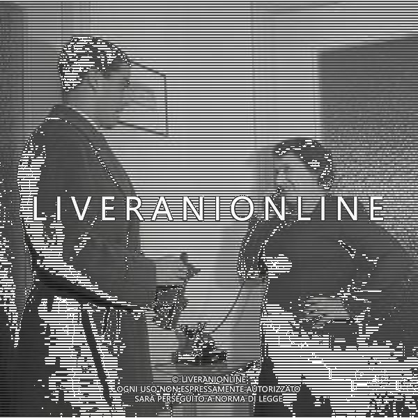 1960 TORINO RETROSPETTIVA BRUNO NICOLE\' CALCIATORE NELLA FOTO BRUNO NICOLE\' CON LA MADRE AG ALDO LIVERANI SAS