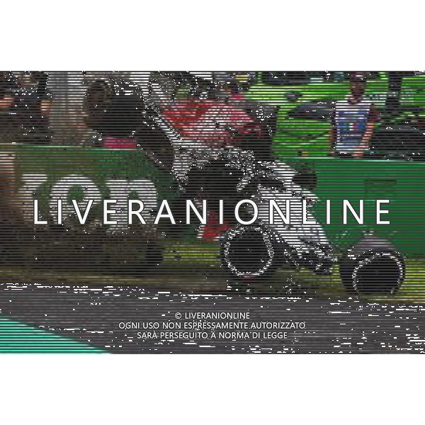 Marcus Ericsson (SWE) Sauber C37 crashed in the second practice session. 31.08.2018. Formula 1 World Championship, Rd 14, Italian Grand Prix, Monza, Italy, Practice Day. AG ALDO LIVERANI SAS ONLY ITALY
