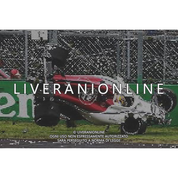 Marcus Ericsson (SWE) Sauber C37 crashed in the second practice session. 31.08.2018. Formula 1 World Championship, Rd 14, Italian Grand Prix, Monza, Italy, Practice Day. AG ALDO LIVERANI SAS ONLY ITALY