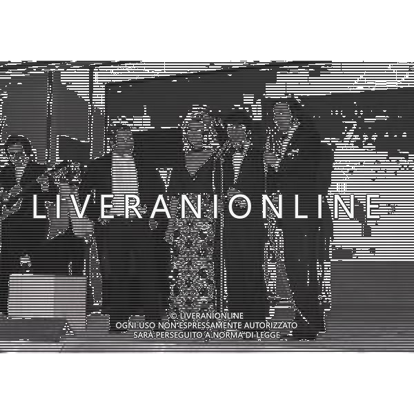 1972-22 FESTIVAL DELLA CANZONE ITALIANA A SANREMO FOTO PAOLO VILLAGGIO CON SYLVA KOSCINA NICOLA DI BARI E MIKE BONGIORNO AG ALDO LIVERANI SAS AG ALDO LIVERANI SAS