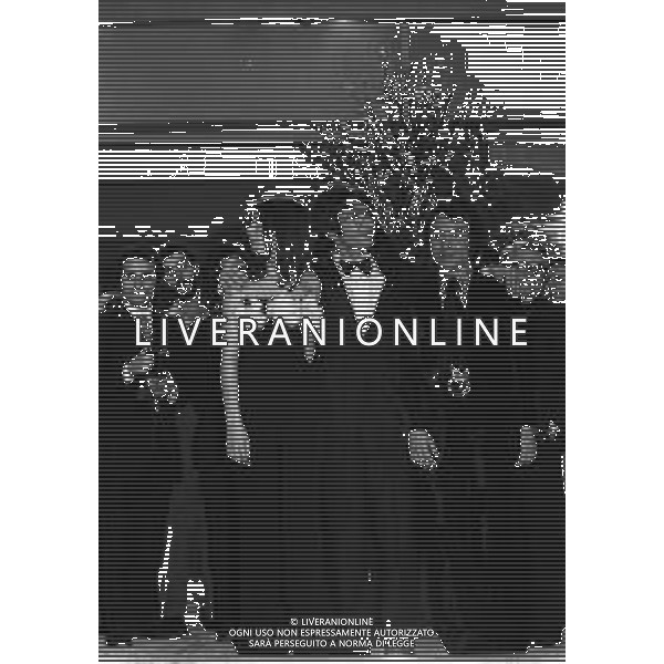 1972-22 FESTIVAL DELLA CANZONE ITALIANA A SANREMO NELLA FOTO NICOLA DI BARI CON NADA E PEPPINO GAGLIARDI DURANTE LA PREMIAZIONE AG ALDO LIVERANI SAS